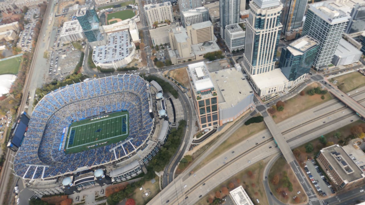 Skydiving into MNF at Bank of America Stadium