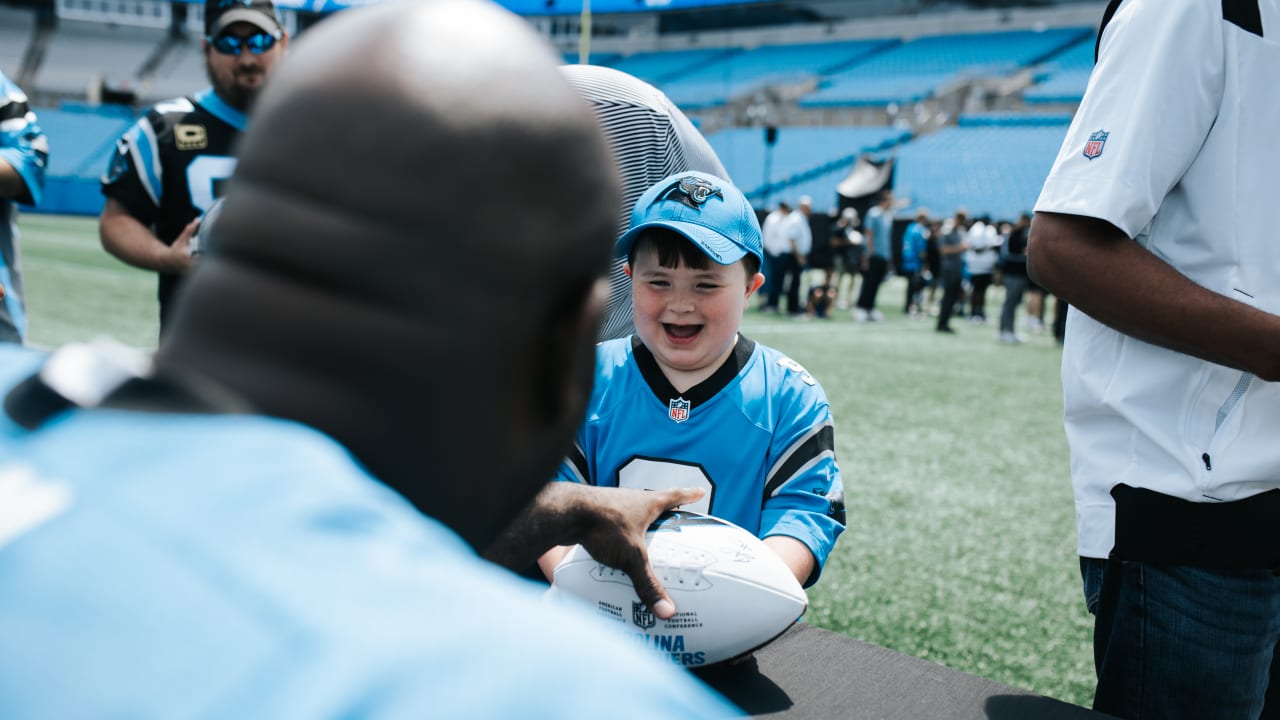 PHOTOS: Panthers greet fans at PSL owner autograph day