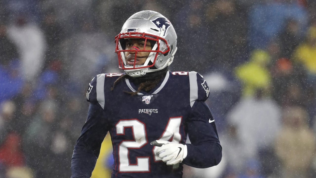 New England Patriots' Stephon Gilmore, left, breaks up a pass intended for  Philadelphia Eagles' Alshon Jeffery during the first half of the NFL Super  Bowl 52 football game Sunday, Feb. 4, 2018