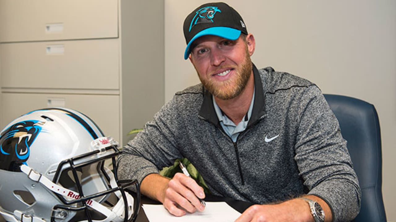 Panthers sign punter Mike Scifres