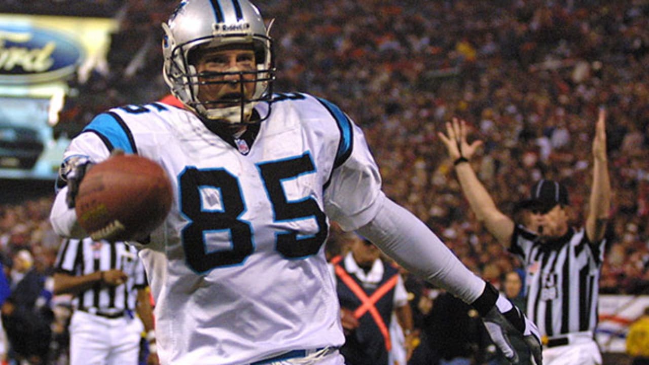 Meet former Panther Pro Bowl tight end Wesley Walls at Microsoft Store -  Charlotte On The Cheap