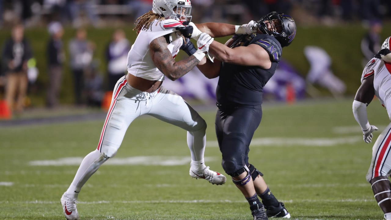 Tackle (70) Rashawn Slater of the Los Angeles Chargers blocks against the  Las Vegas Raiders in