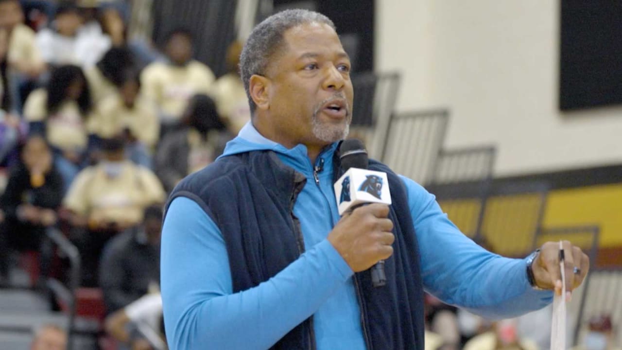 Steve Wilks speaks at Harding High School pep rally