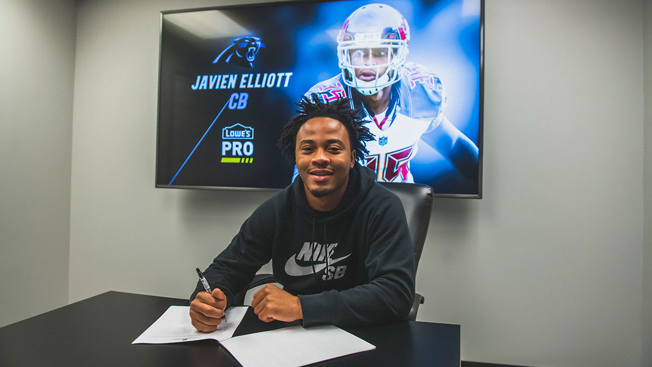 Panthers sign Javien Elliott to one-year deal