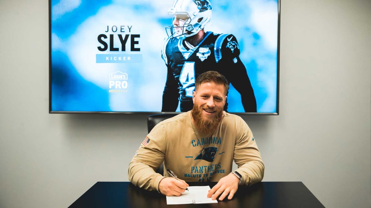 Joey Slye signs one-year contract extension