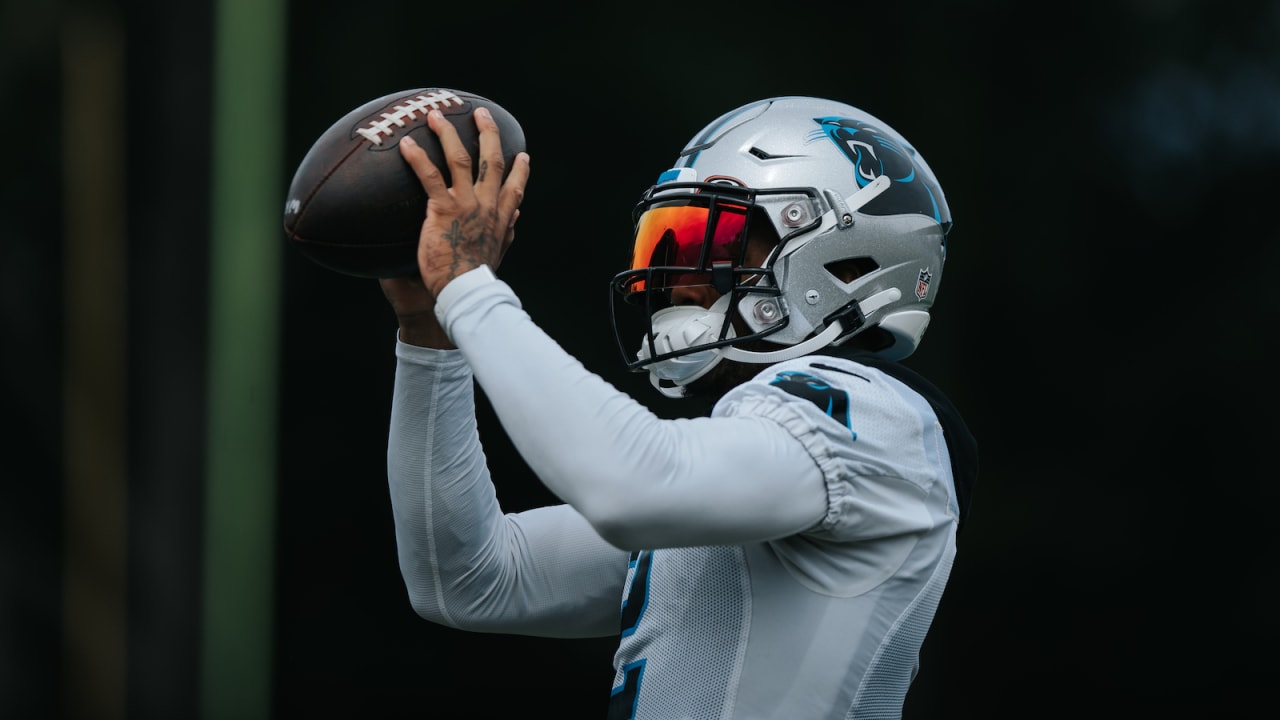 Panthers WR Laviska Shenault Jr. on 2023: It's bag year