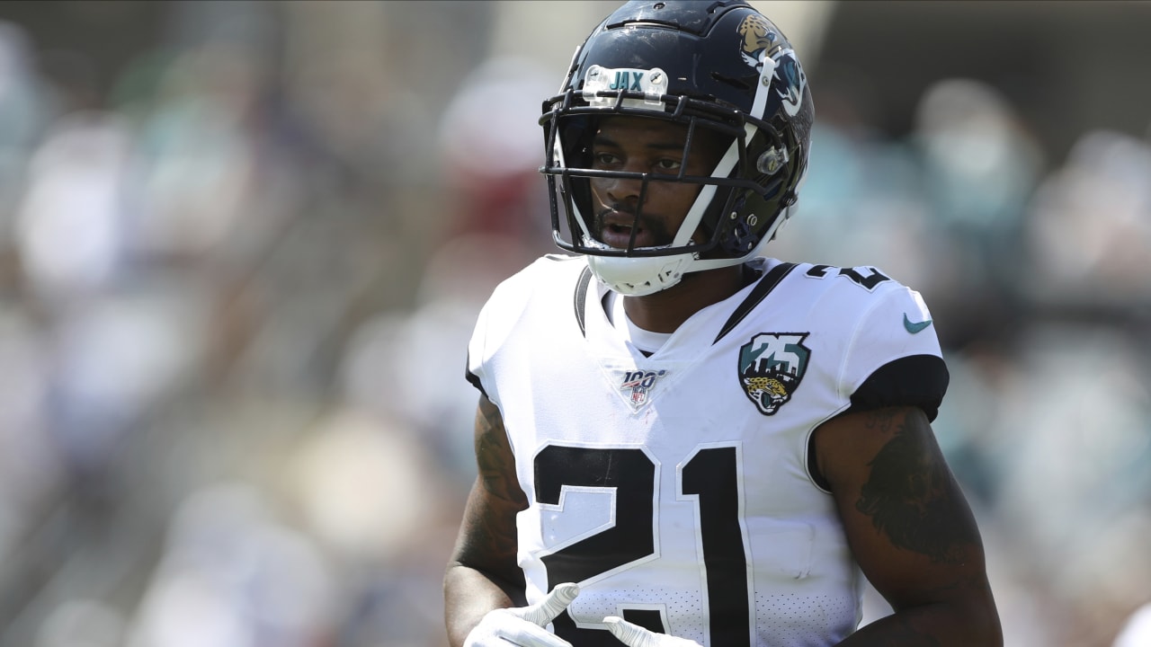 JACKSONVILLE, FL - JANUARY 14: Jacksonville Jaguars cornerback Tre Herndon  (37) runs with the ball during the game between the Los Angeles Chargers  and the Jacksonville Jaguars on January 14, 2023 at