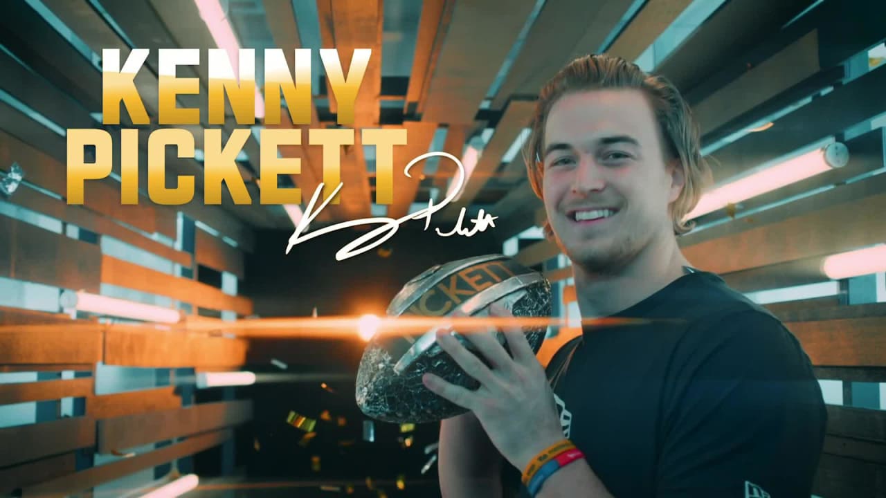 It's getting awkward for Kenny Pickett at NFL Draft 2022