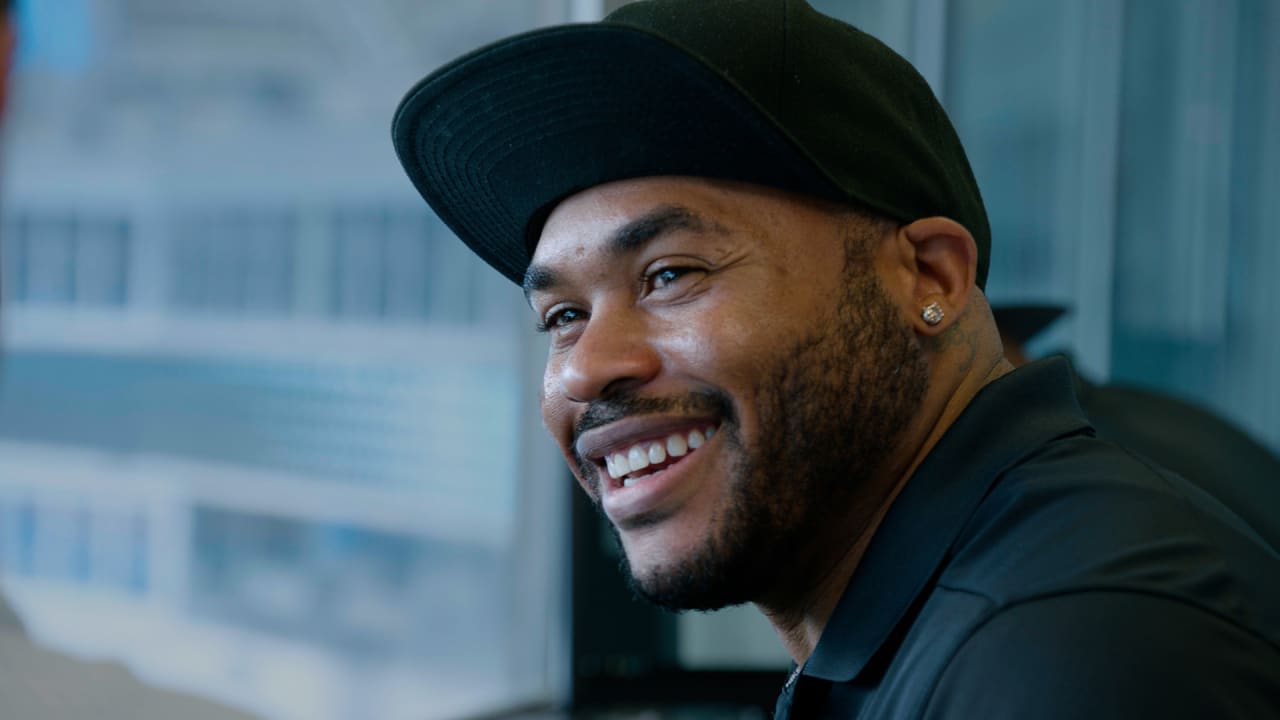 Rumors of possible Steve Smith trade, jersey missing from online team store