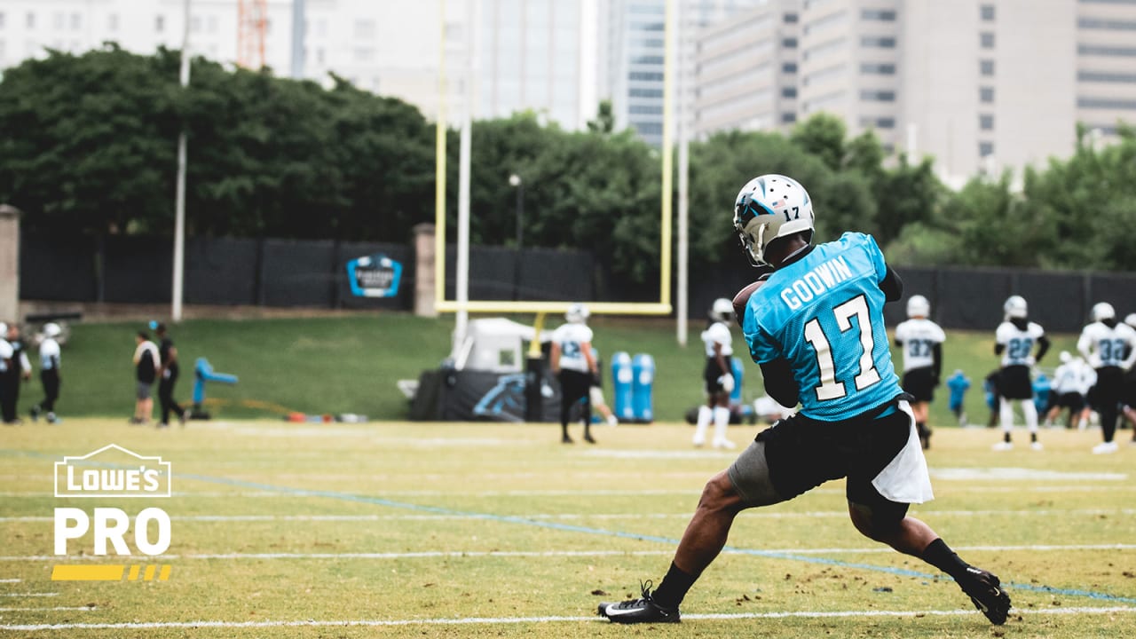 Tennessee Titans wide receiver Terry Godwin takes part in drills