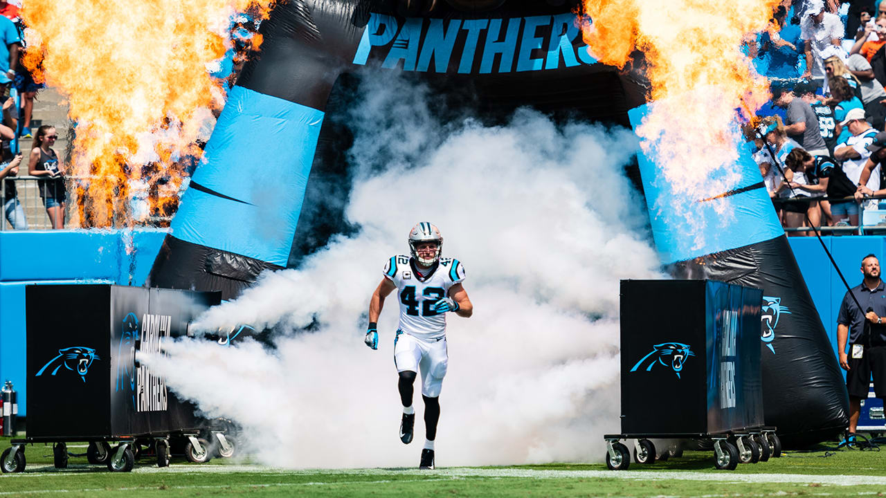 August 19, 2017: The Carolina Panthers huddle up during an NFL pre-season  game between the Carolina Panthers and the Tennessee Titans at Nissan  Stadium in Nashville, TN. Thomas McEwen/CSM Stock Photo 