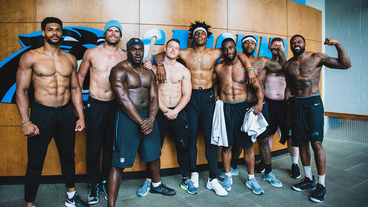 nfl players shirtless