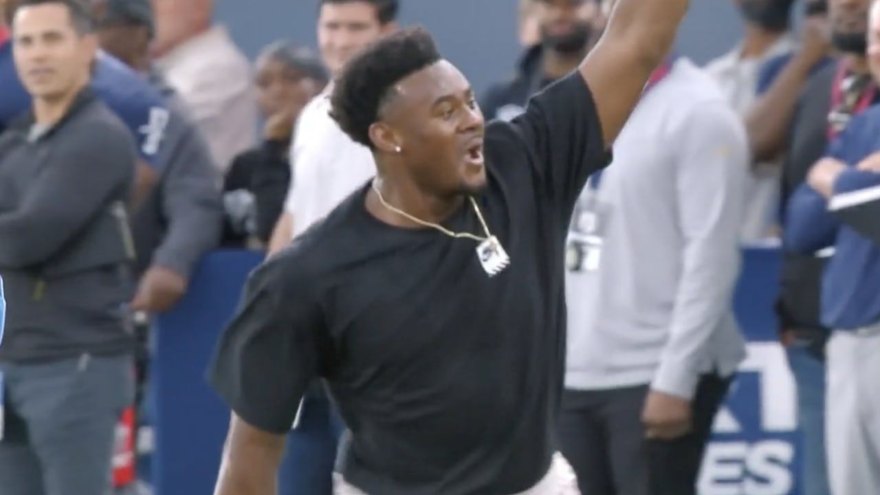 Highlight: Malik Willis dials up deep ball and delights crowd at Liberty pro day