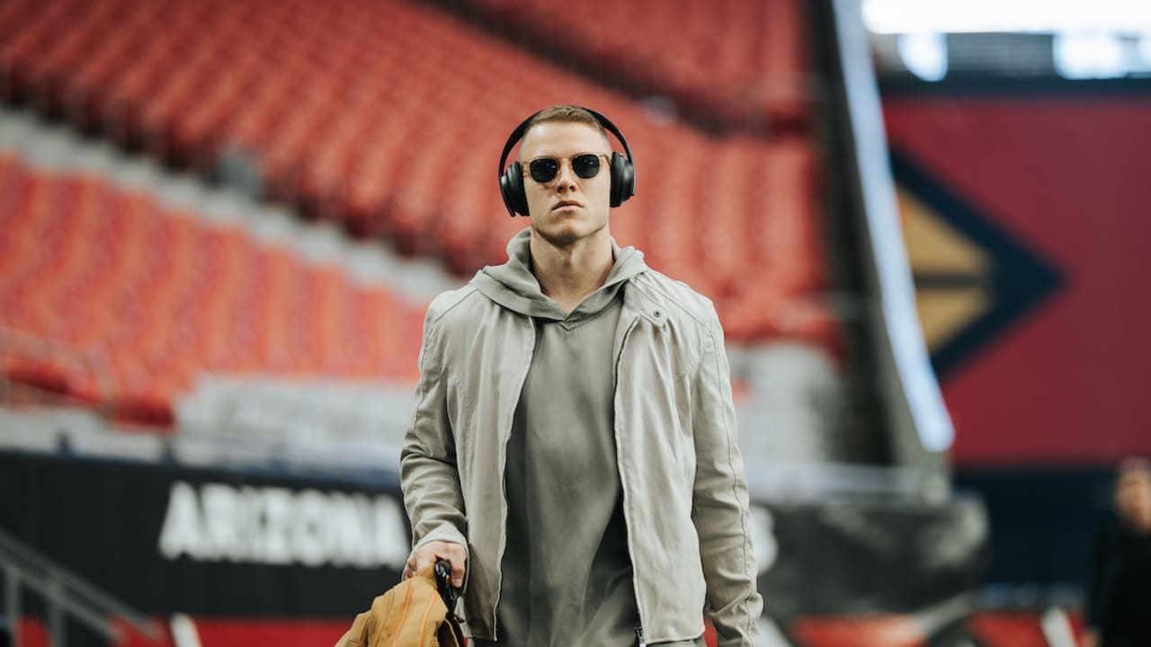 ARRIVAL PHOTOS: Cardinals Arrive For The Panthers Game