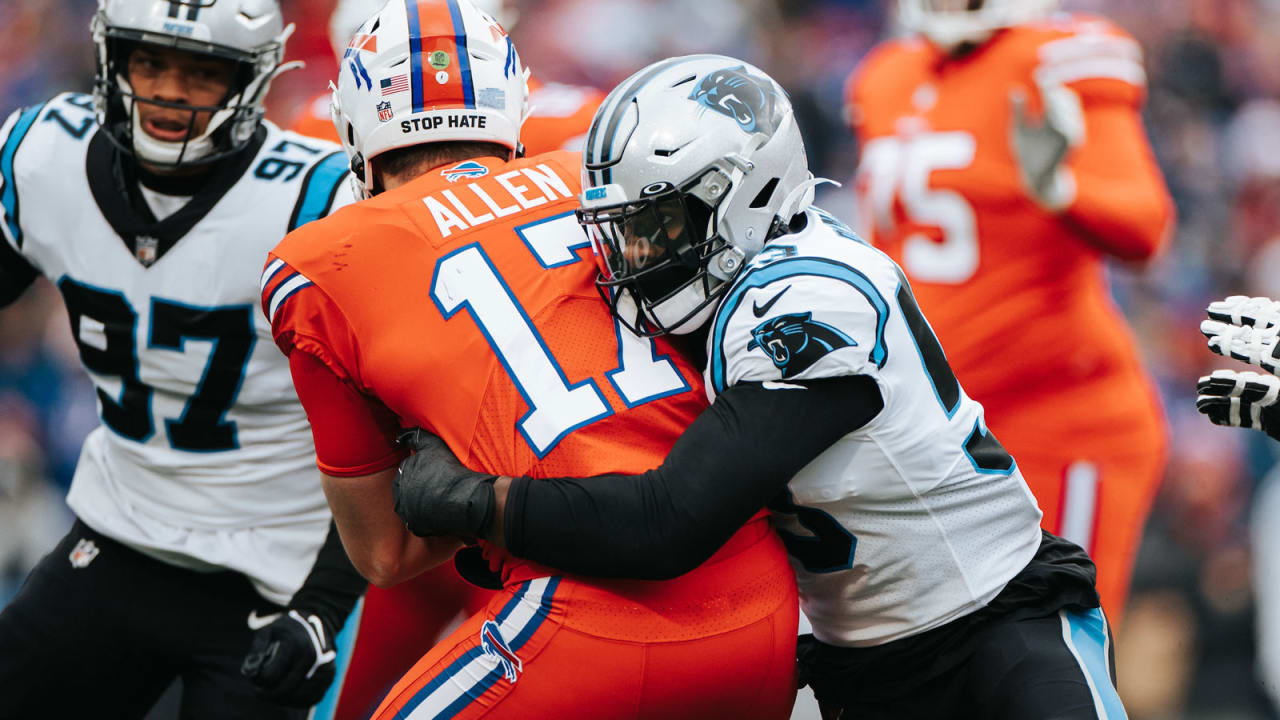 Panthers Pro Bowl pass-rusher Brian Burns latest player to change