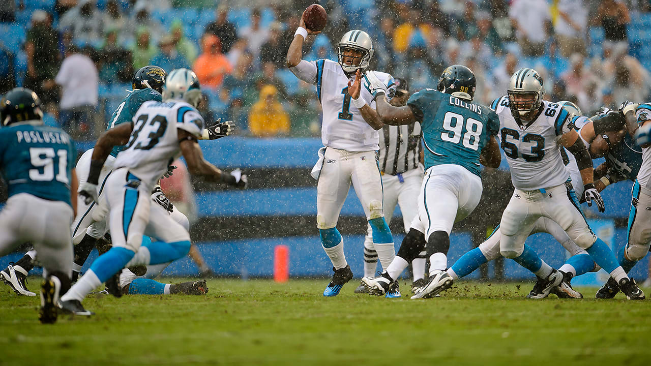 Former NFL linebacker Thomas Davis reacts to former wide receiver Muhsin  Muhammad, linebacker Julius Peppers to be inducted into Carolina Panthers  Ring of Honor