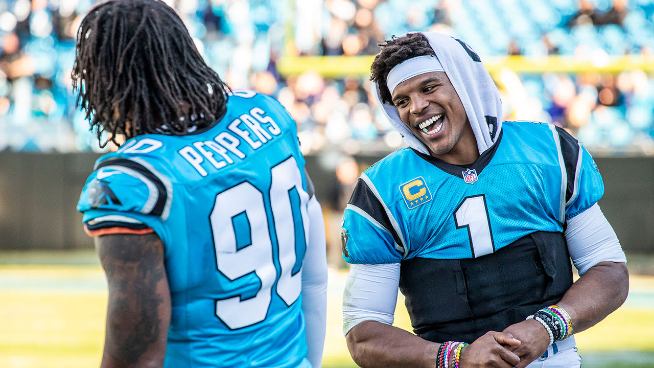 Panthers players just realized Julius Peppers was in a Nelly video 