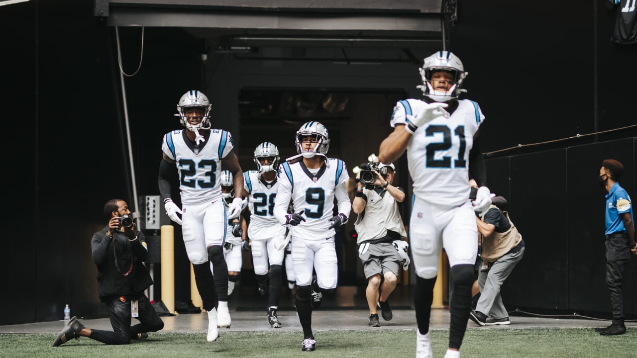 Carolina Panthers' Graham Gano (9) walks to the team's practice facility on  Tuesday, October 13,…