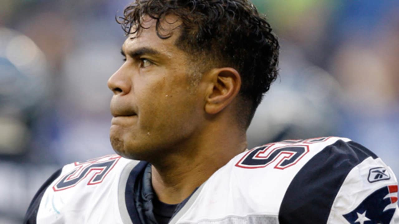 Family, friends and fans mourn NFL star Junior Seau