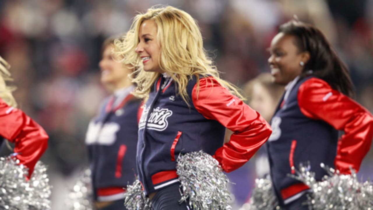 Atlanta Falcons Cheerleaders vs. New England Patriots Cheerleaders