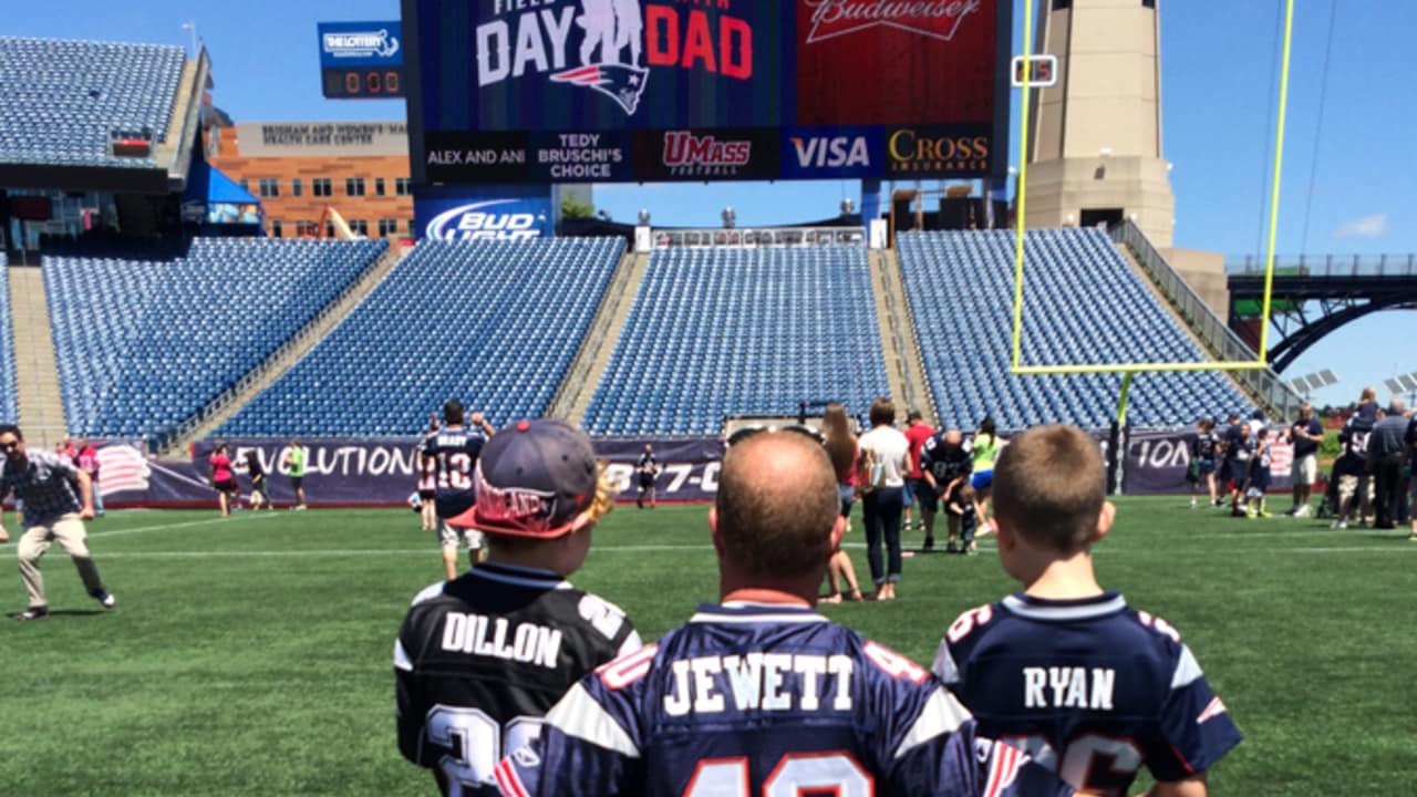 vineyard vines Announced As The Official Style Of The New England Patriots  And Gillette Stadium