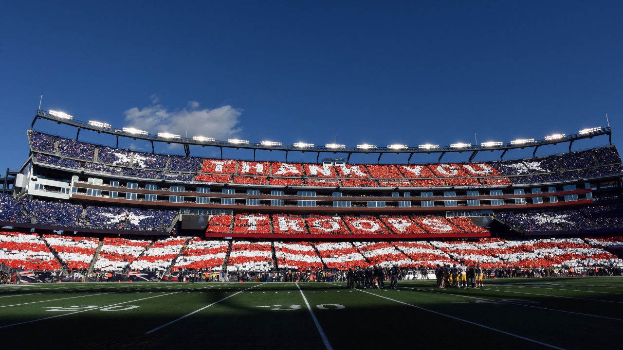 Tom Brady saluted by Patriots fans at Gillette Stadium — and