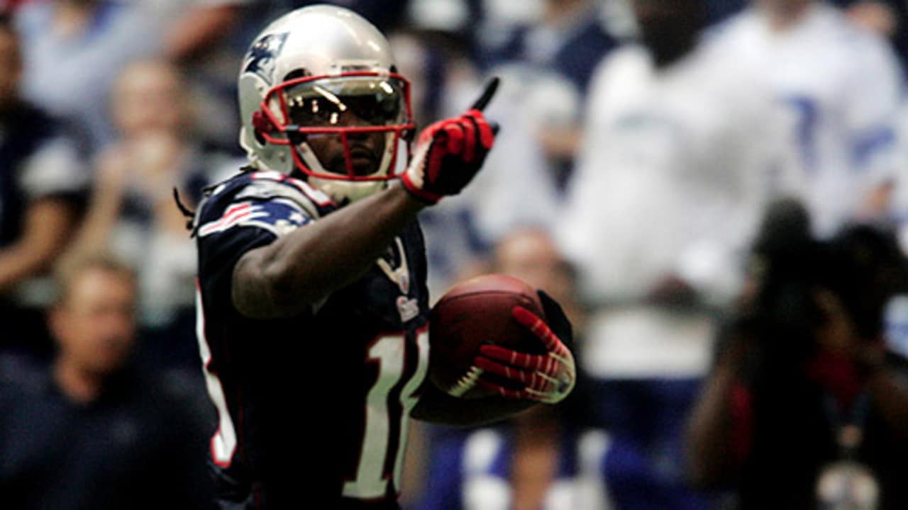 Patriots welcome return of receiver Donte Stallworth