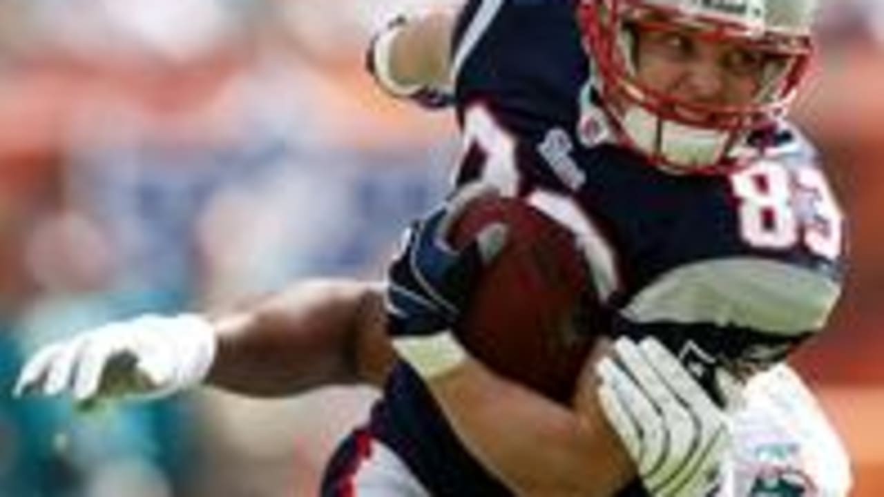 Who Do New England Patriots Turn To in Mac Jones Absence: 14-Year Veteran  Brian Hoyer or Rookie Bailey Zappe? - Sports Illustrated New England  Patriots News, Analysis and More