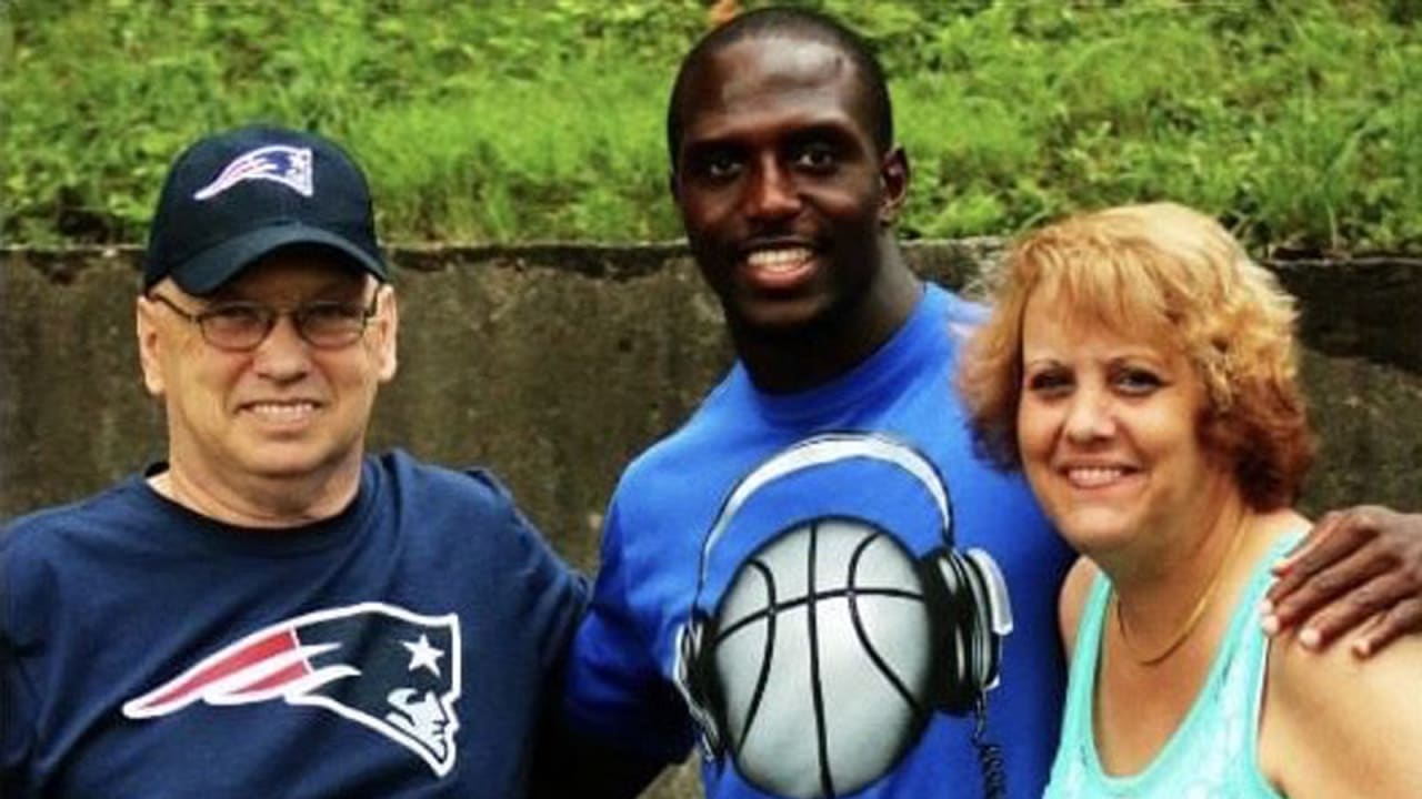 Eight years later, Patriots fan hasn't forgotten Devin McCourty's kindness to her late stepfather