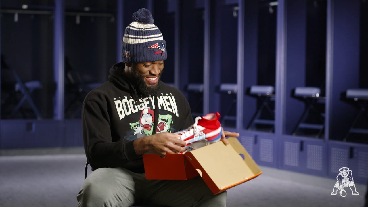 Photos: Raiders unbox custom cleats for NFL My Cause My Cleats