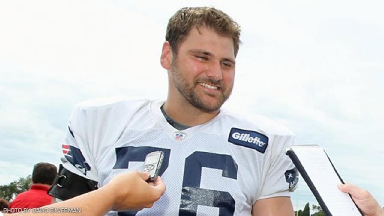 Eagles sign TE Whalen to twoyear deal