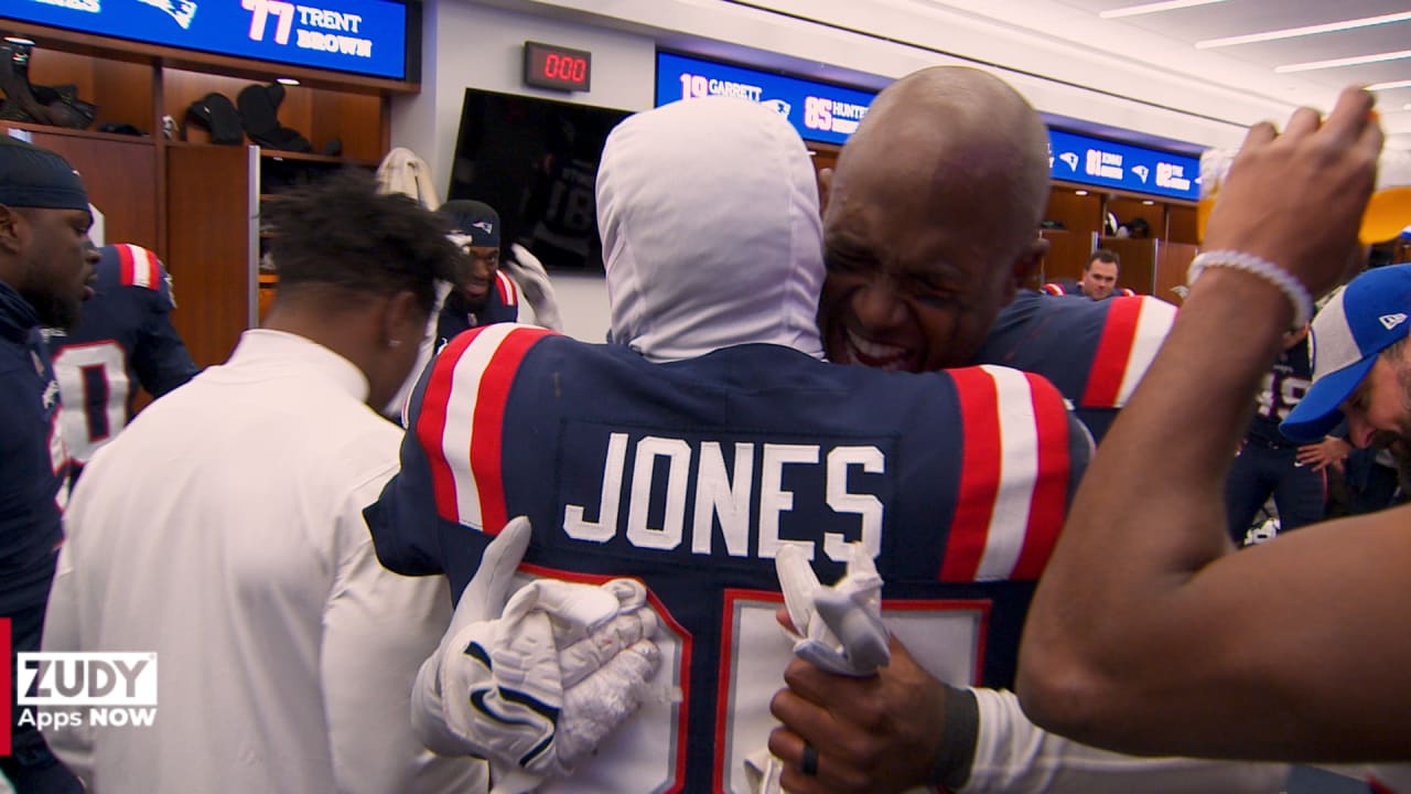 Inside the Locker Room After Patriots Win Over Panthers