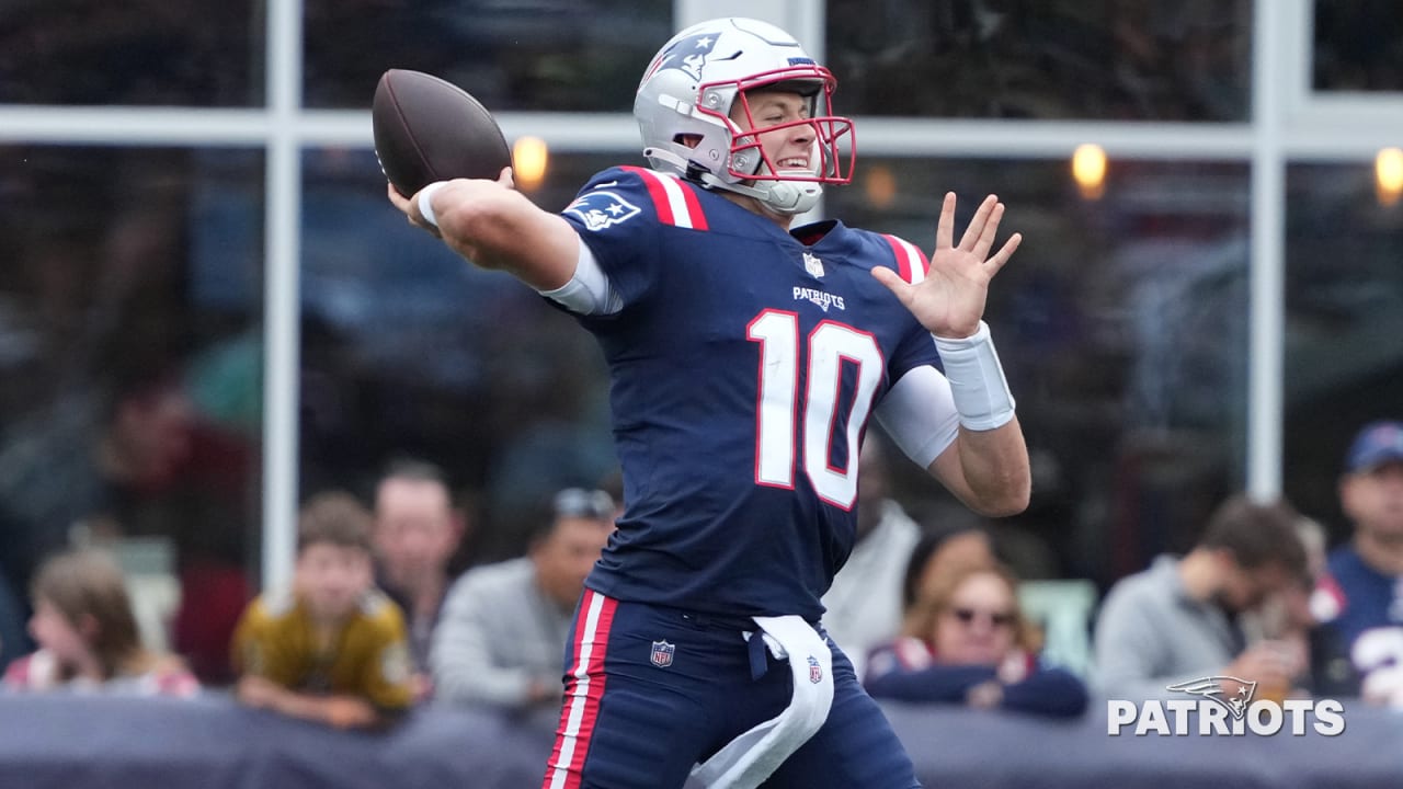 Analysis: Patriots QB Mac Jones (Ankle) Officially Questionable for Monday Night's Game vs. Bears - Patriots.com
