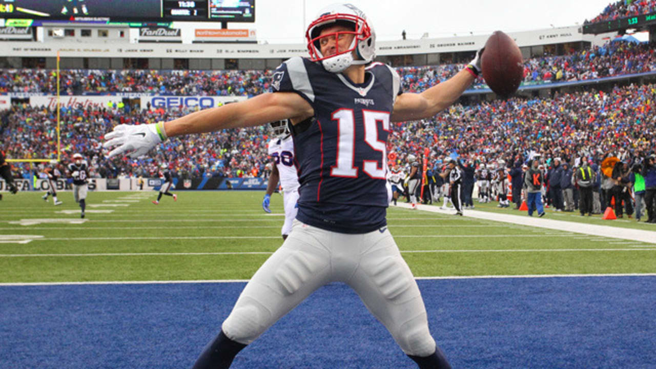 Tom Brady Drops A Dime To Chris Hogan For 53 Yard Td