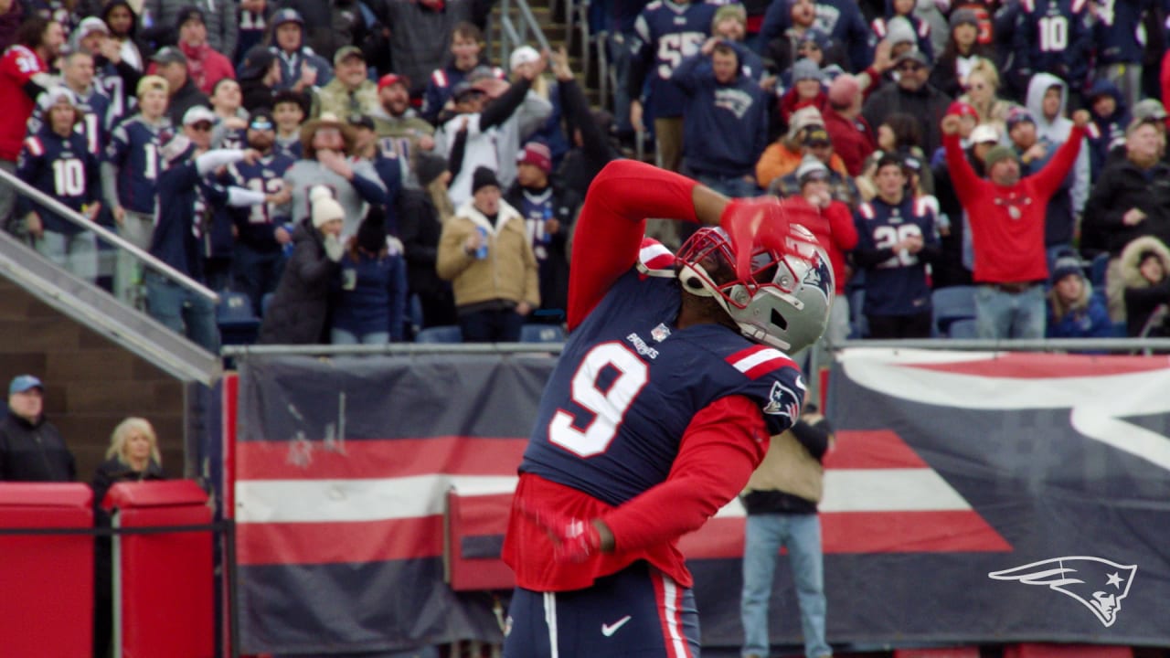 Patriots Matthew Judon carrying a little extra on signature red sleeves  after birth of daughter, Azayda Joy 