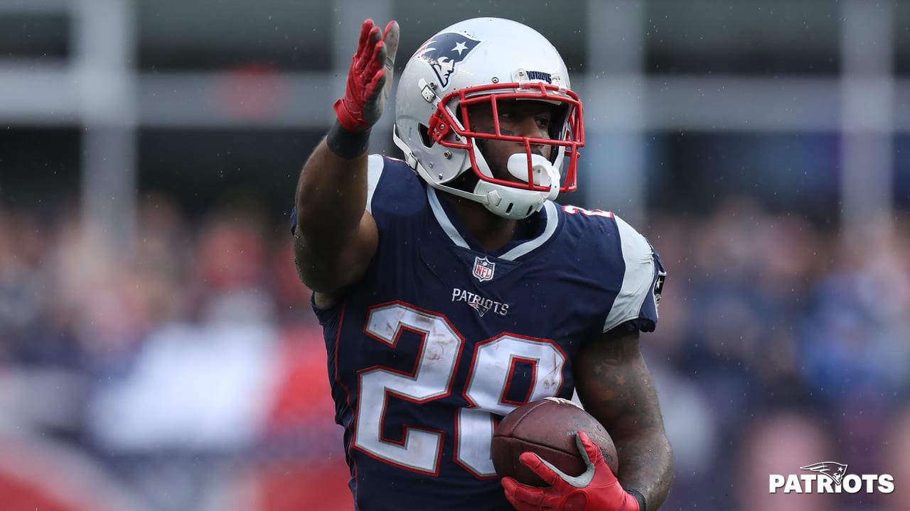 Patriots teammates, NFL world praises James White after retirement news