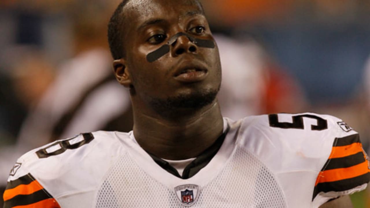 Patriots sign seven players to future contracts