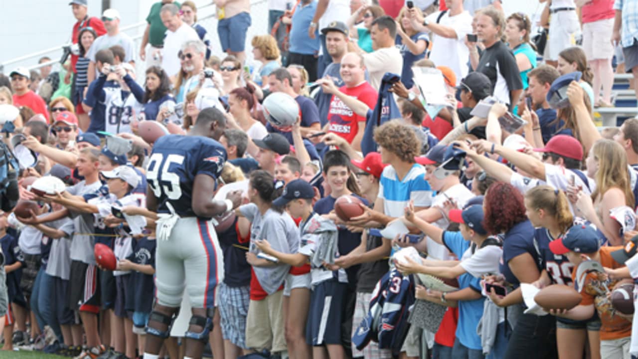 New England Patriots' Vince Wilfork surprises fan wearing jersey - Sports  Illustrated