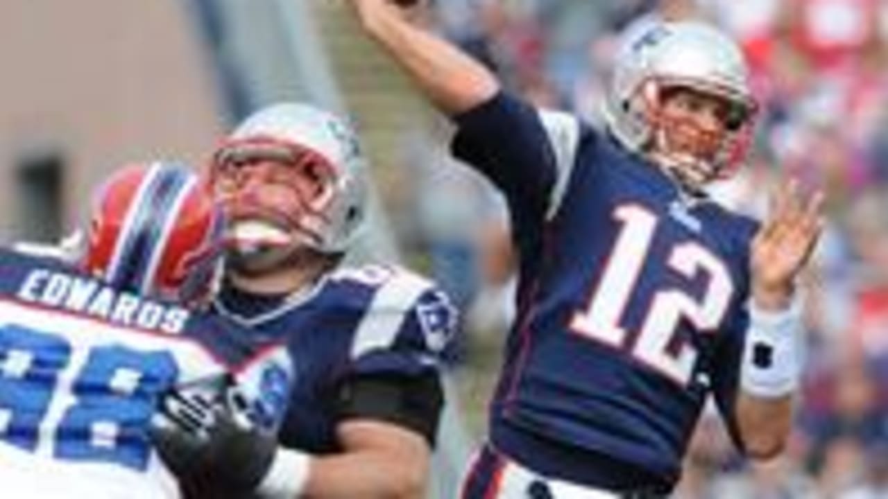 Tom Brady tosses 3 TDs, Patriots beat Bills 38-30