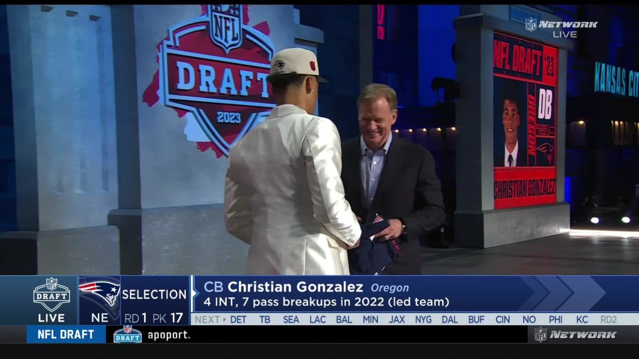 With the No. 17 pick of the 2023 NFL Draft, the New England Patriots pick  Oregon CB Christian Gonzalez.