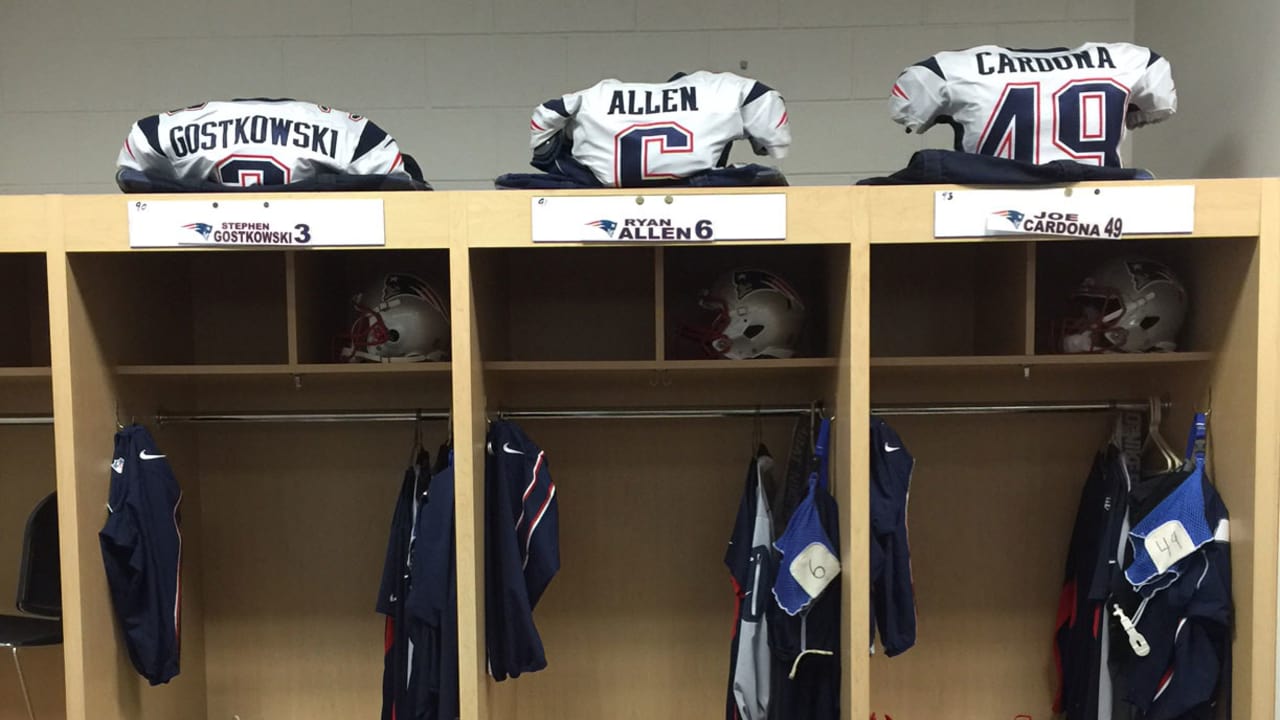 Pregame Locker Room Photos