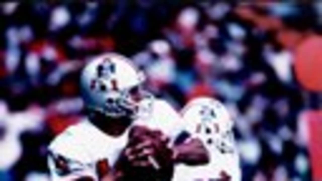 QB Steve Grogan, 1975 Colts at Patriots  Football conference, Nfl players,  Nfl teams