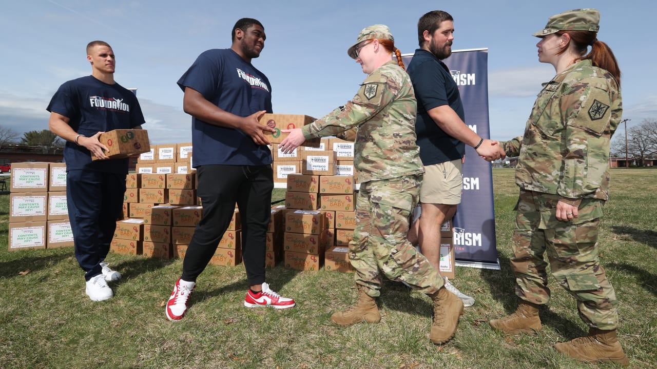 Patriots to honor veterans and active duty military at Lions game