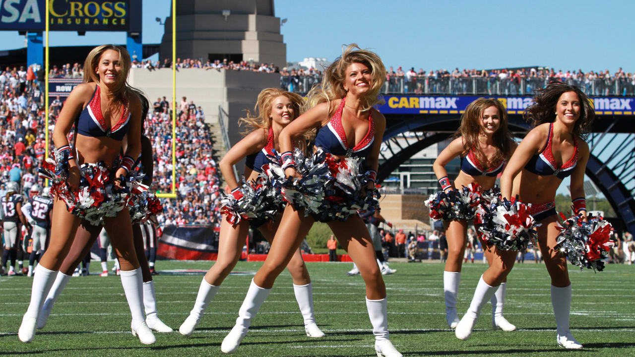 Caitrin: New England Patriots Cheerleader with a Passion for Finance -  Science Cheerleaders