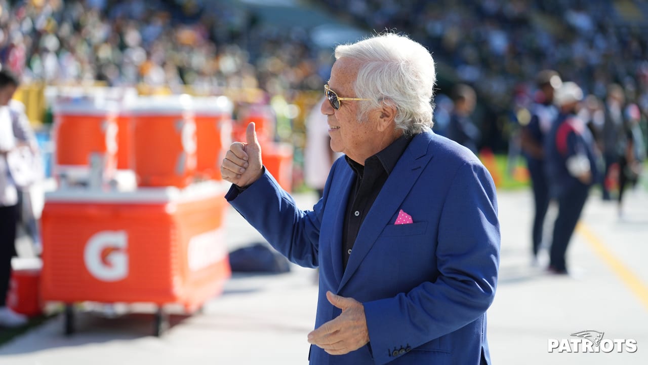 Robert Kraft Personally Thanks Pats Fan for Staying Cool as