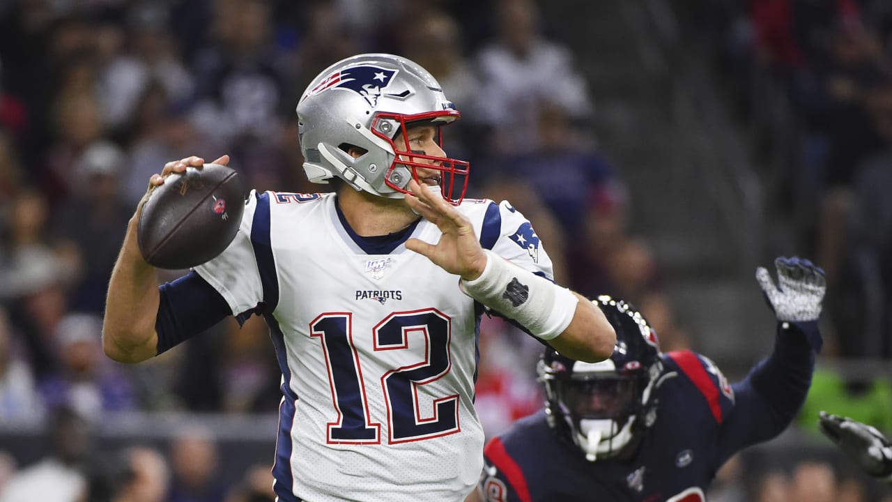 Tom Brady Of The New England Patriots Sets To Pass Vs The New