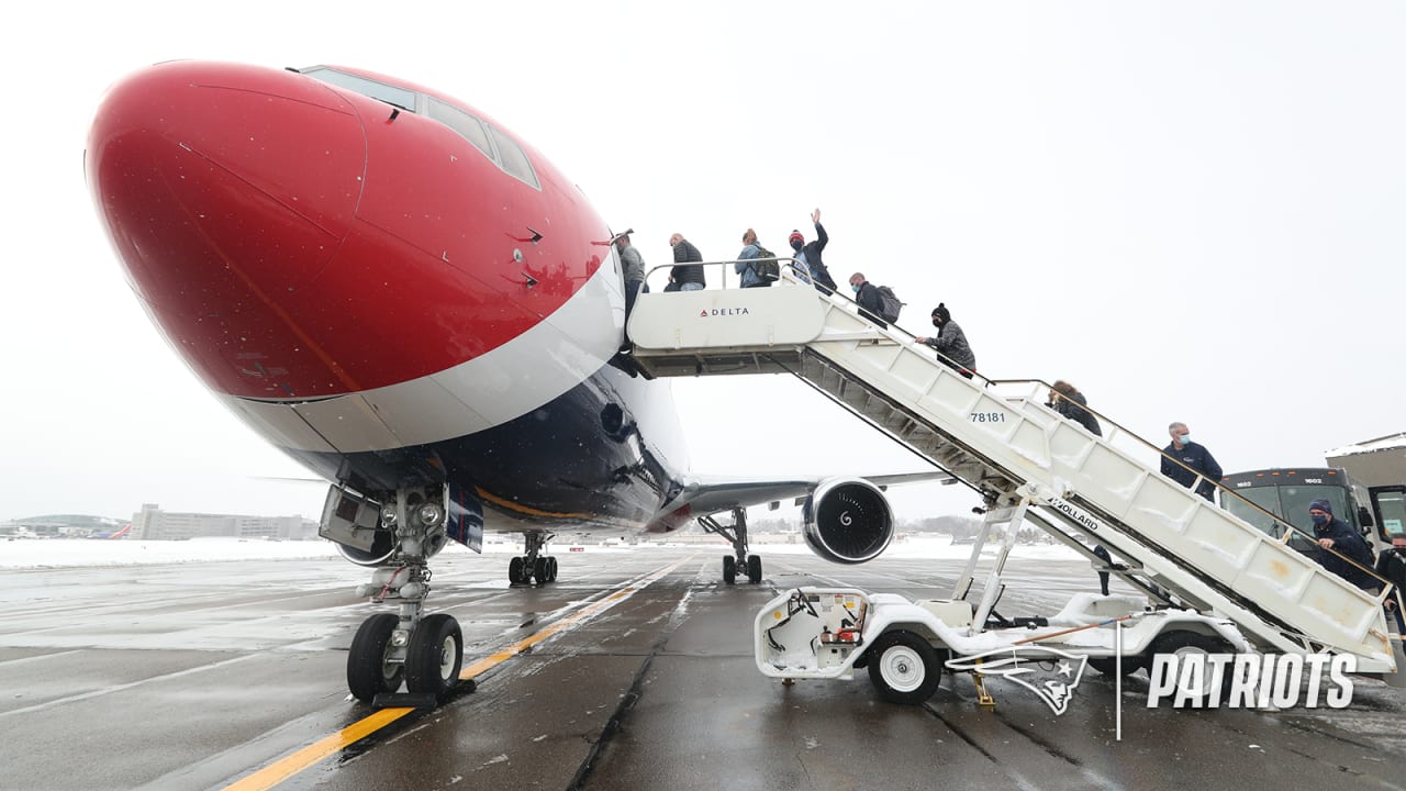 Patriots plane arrives in Providence