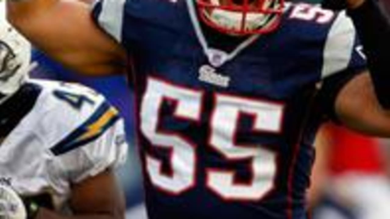 Seau returns to Patriots