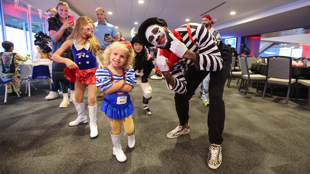 Matthew Slater, Nelson Agholor and more wear costumes and bring Halloween  spirit at Patriots Foundation's annual Halloween party