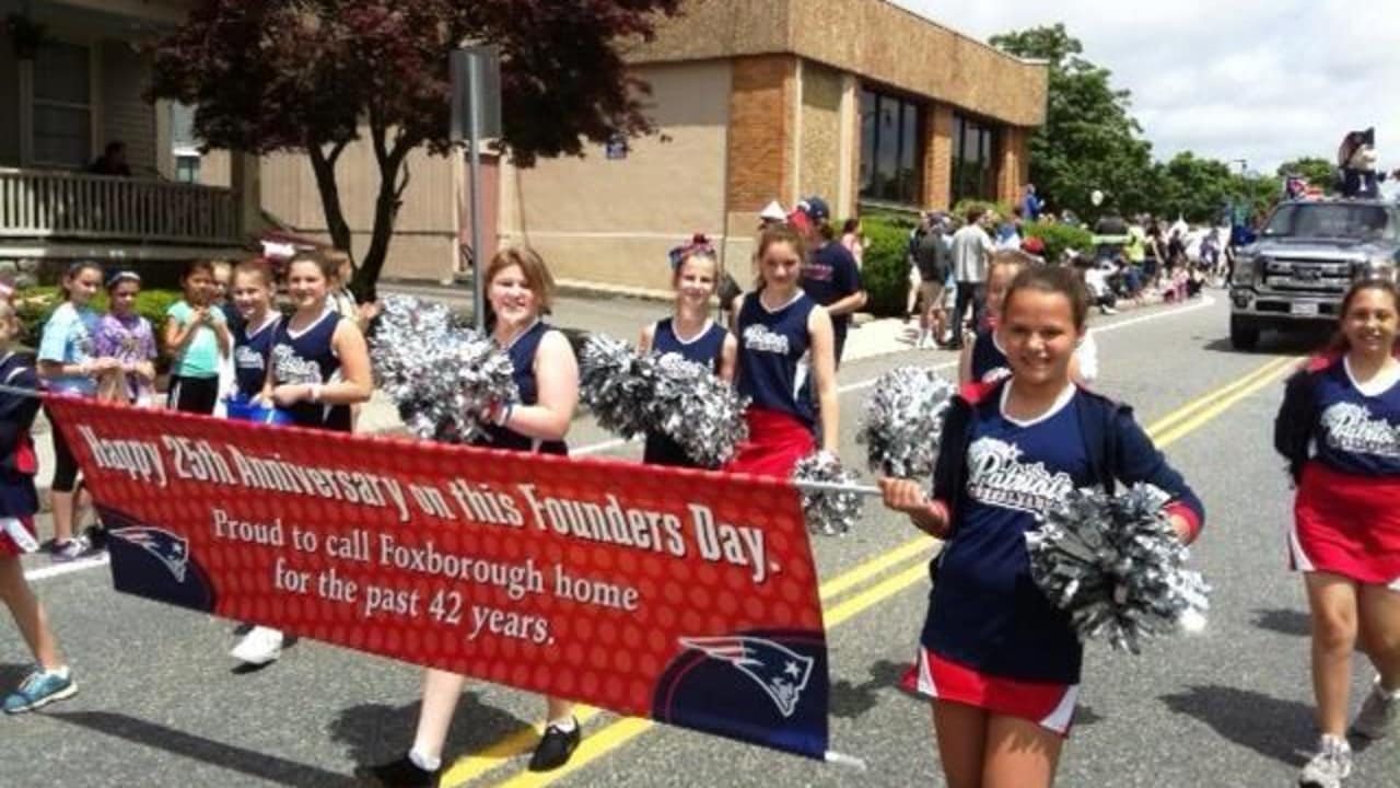 Junior Patriots Cheerleaders at Foxborough Founders Day Parade